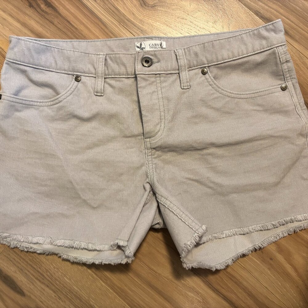 Carve designs Oahu 4" short size 6